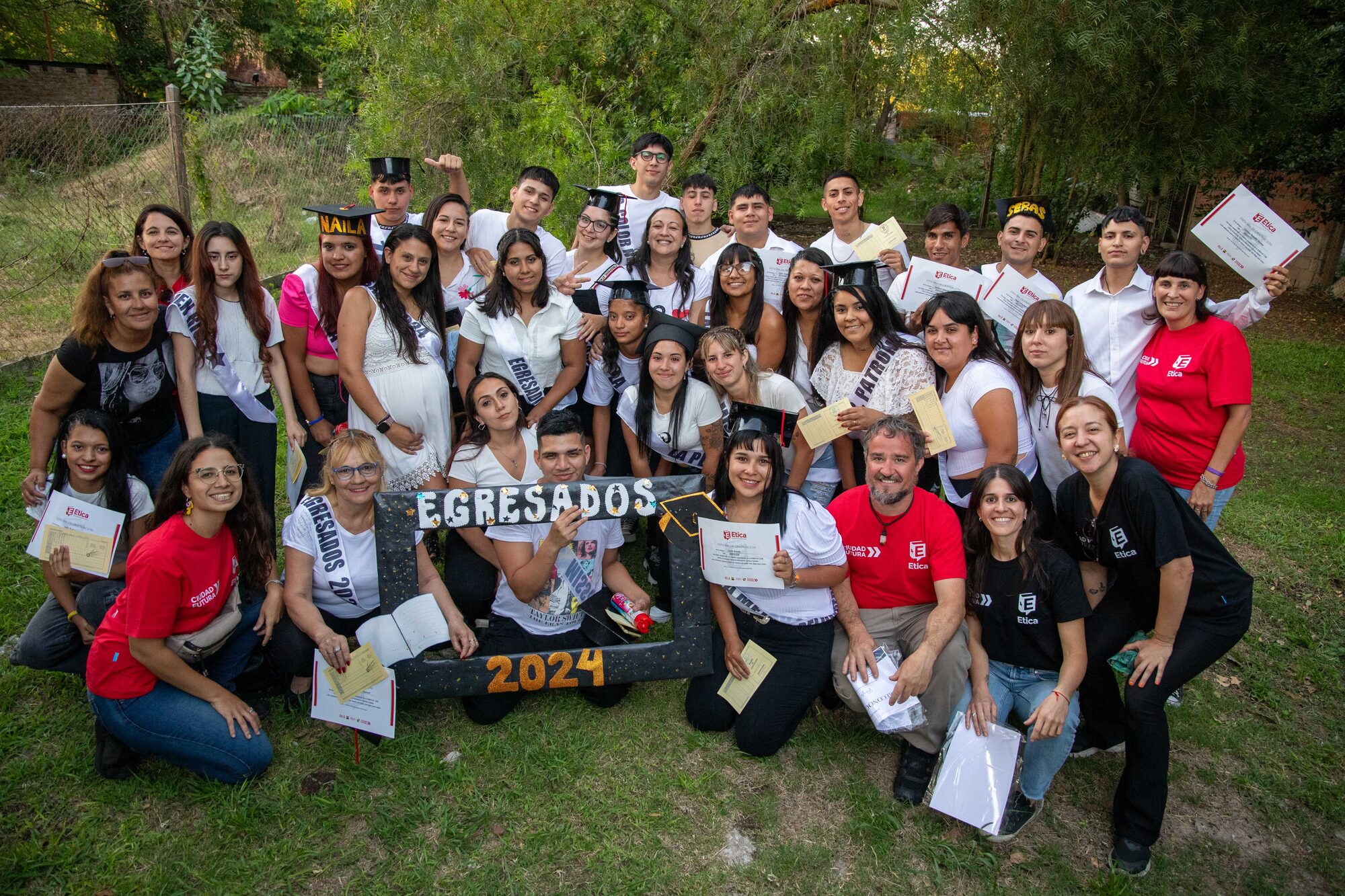 Egresados y egresadas de la ETICA, promoción 2024